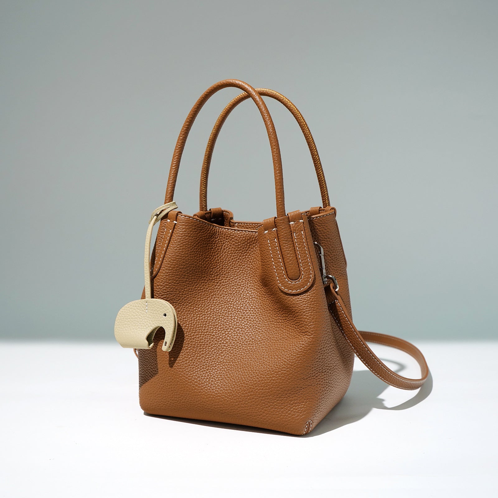 Textured Cowhide Vegetable Basket Bag - Simple Versatile Commuter Bucket Bag