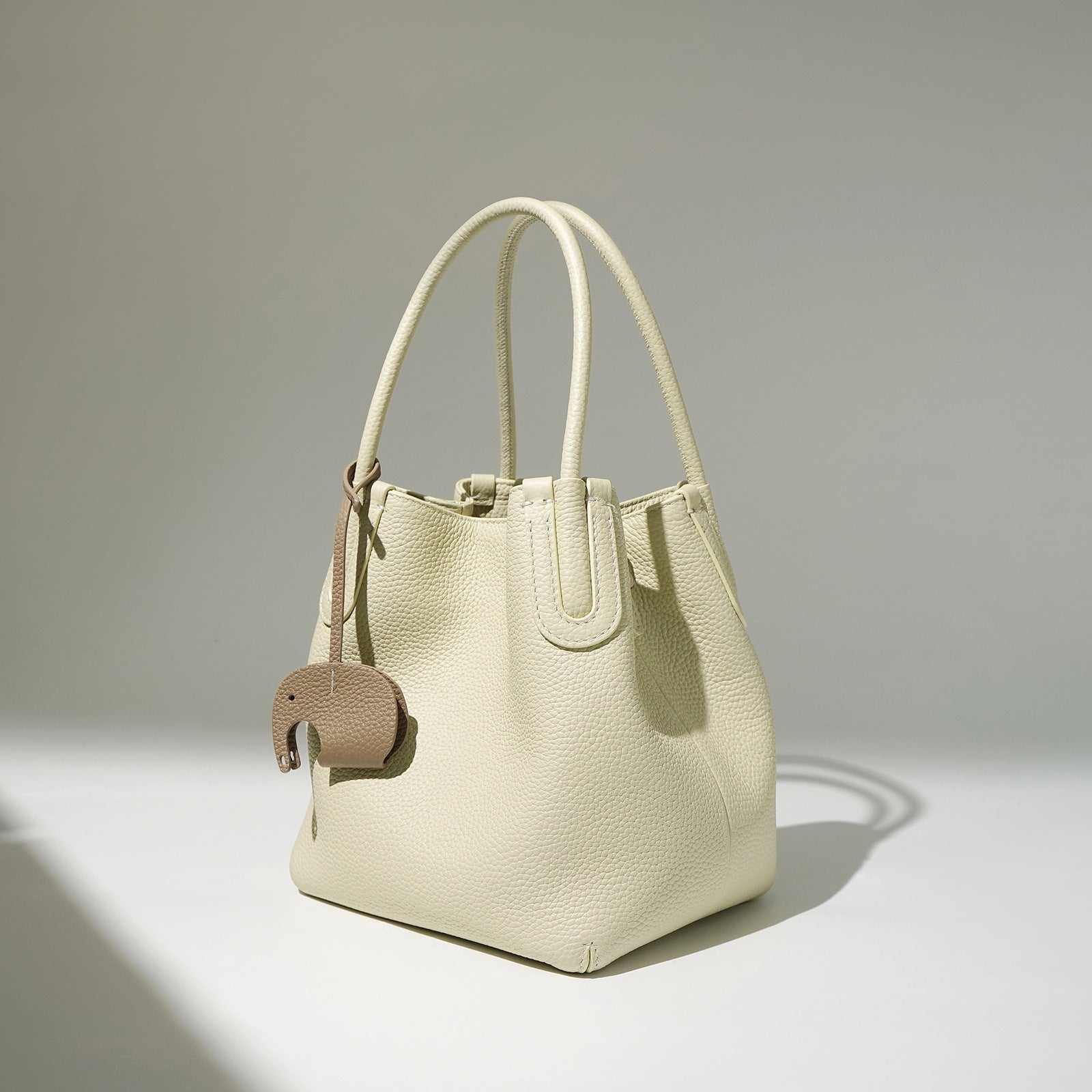 Textured Cowhide Vegetable Basket Bag - Simple Versatile Commuter Bucket Bag