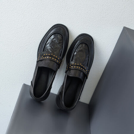 Women's Sheepskin Pleated Work Shoes - Mid-Heel Leather