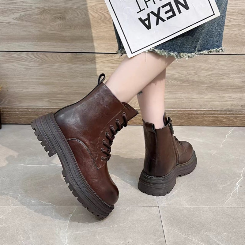 Light Luxury Stall Boots Hand-Scratch Pattern Round Toe Short Boots Women's 2025 Autumn And Winter New Pleated Thick Sole Height-Increased Martin Boots