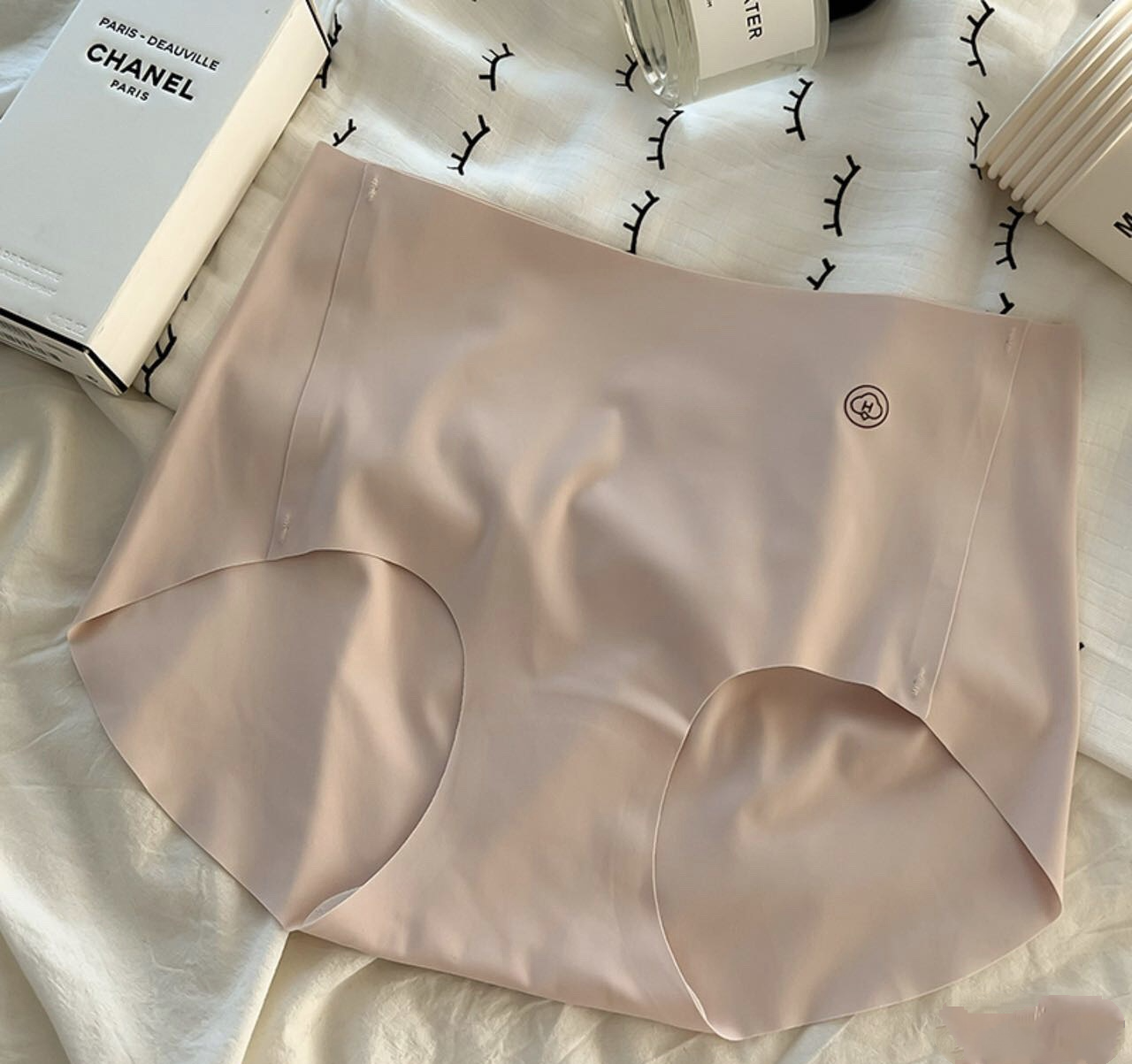 Traceless Underwear Women's Naked Peach Hip Pure Cotton Bacteriostatic Non-Hip Breathable Sports Invisible Briefs