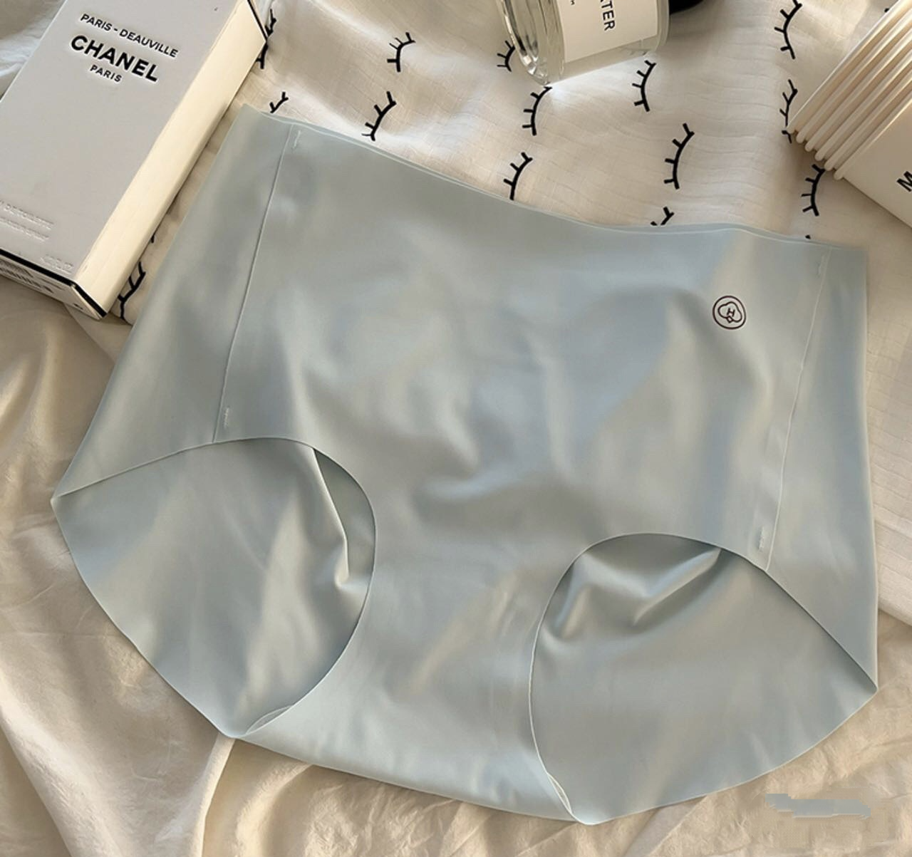 Traceless Underwear Women's Naked Peach Hip Pure Cotton Bacteriostatic Non-Hip Breathable Sports Invisible Briefs